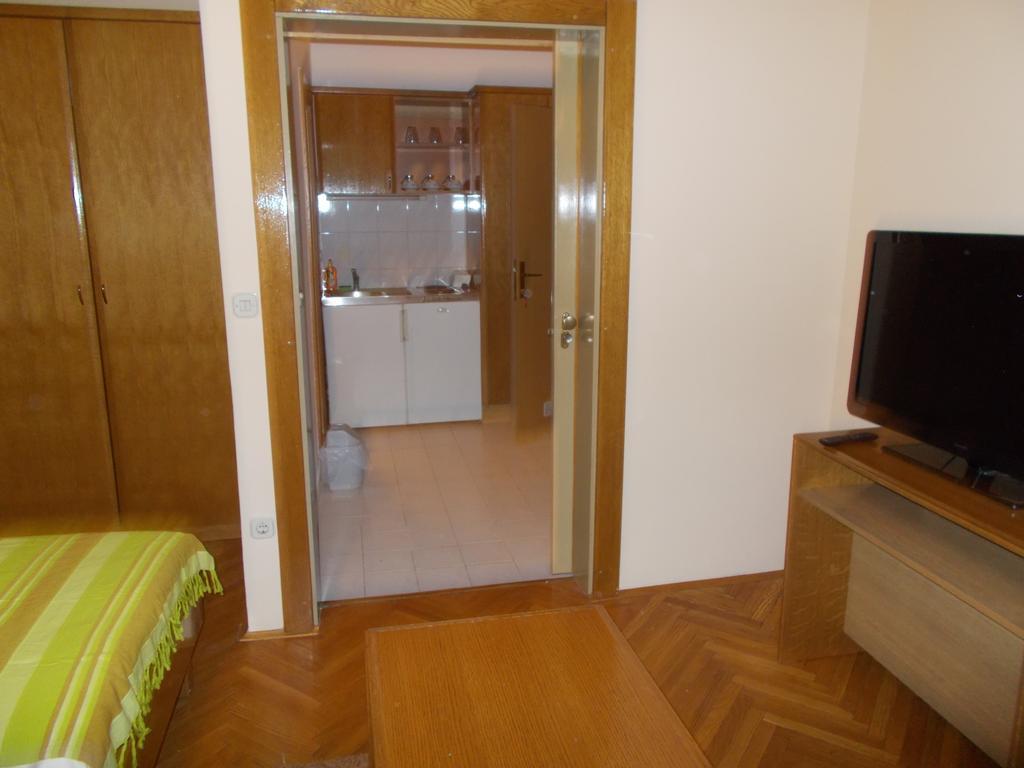 Studio Apartments "Chess Club Bosna" ซาราเยโว ภายนอก รูปภาพ