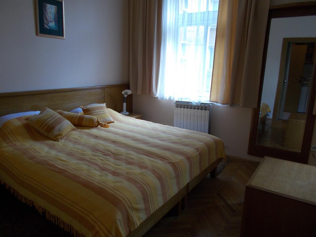 Studio Apartments "Chess Club Bosna" ซาราเยโว ภายนอก รูปภาพ