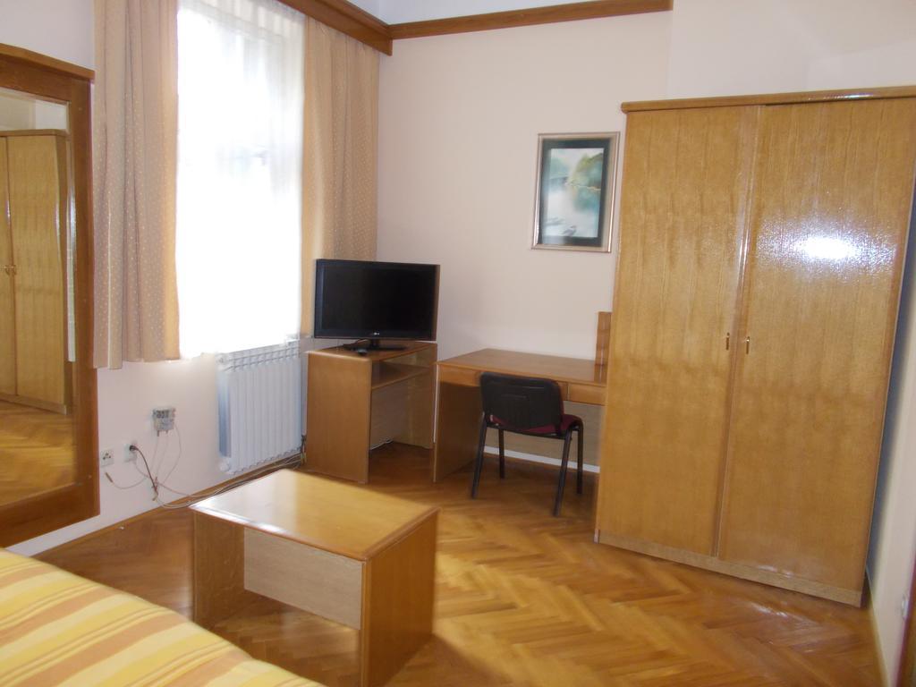 Studio Apartments "Chess Club Bosna" ซาราเยโว ภายนอก รูปภาพ