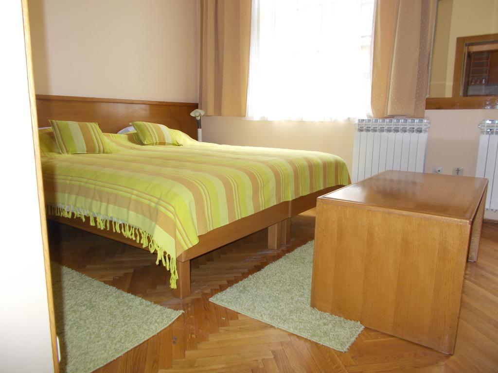 Studio Apartments "Chess Club Bosna" ซาราเยโว ภายนอก รูปภาพ