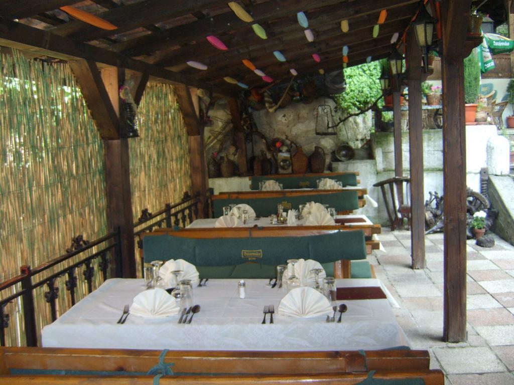 Studio Apartments "Chess Club Bosna" ซาราเยโว ภายนอก รูปภาพ
