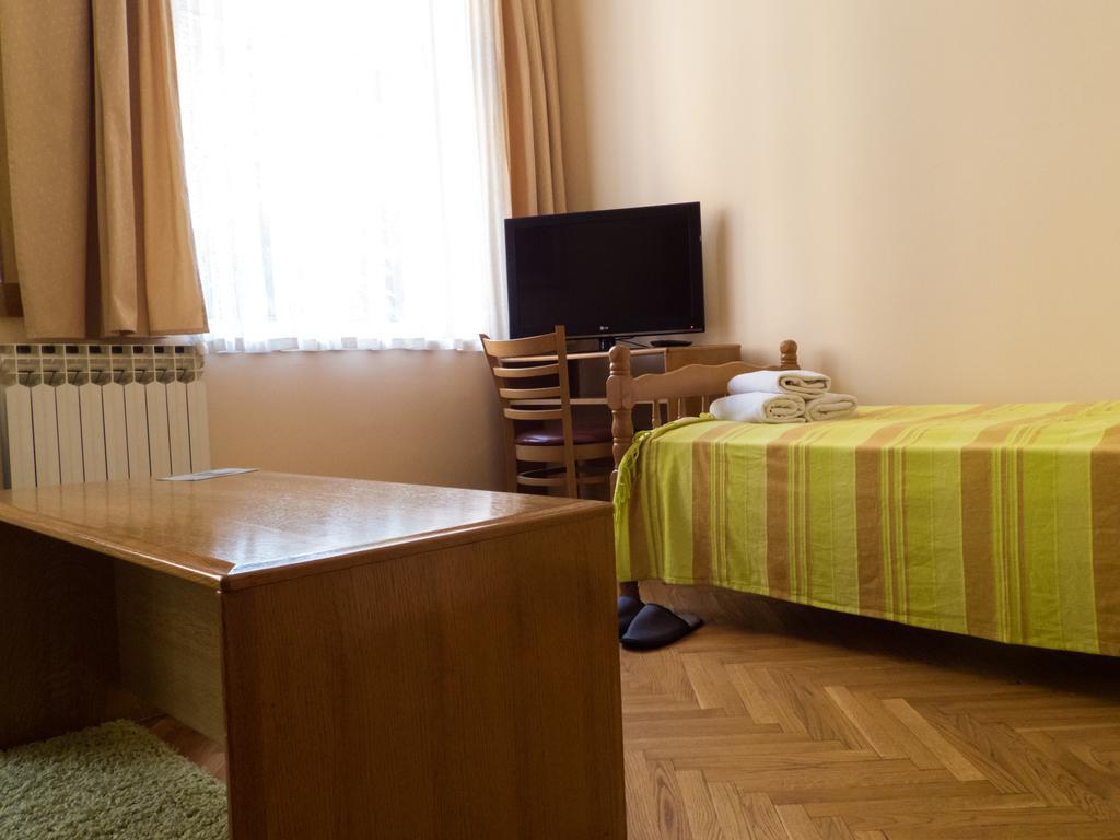 Studio Apartments "Chess Club Bosna" ซาราเยโว ภายนอก รูปภาพ