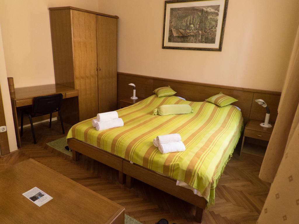 Studio Apartments "Chess Club Bosna" ซาราเยโว ภายนอก รูปภาพ