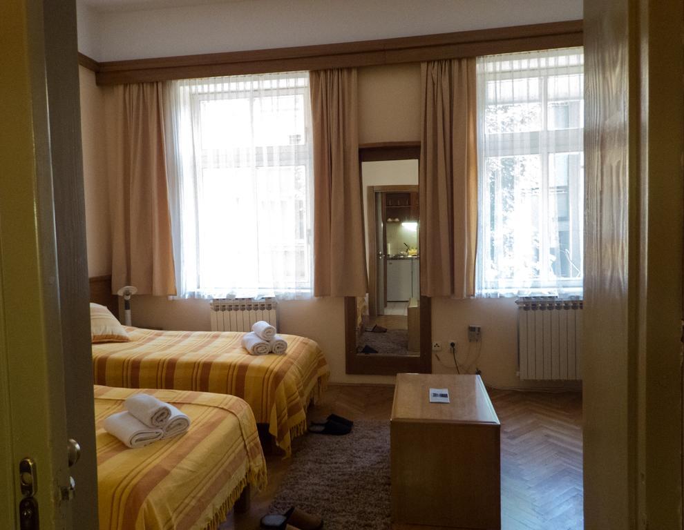 Studio Apartments "Chess Club Bosna" ซาราเยโว ภายนอก รูปภาพ